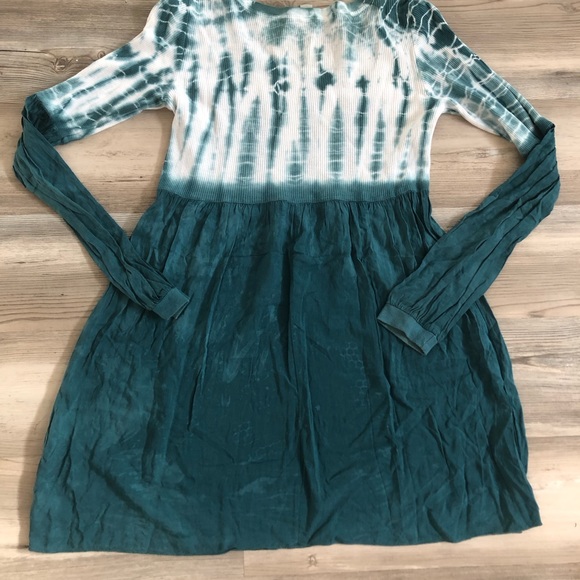 G Scent, small, tunic/ Dress, pit to pit is 17, length is 29 - Picture 2 of 7